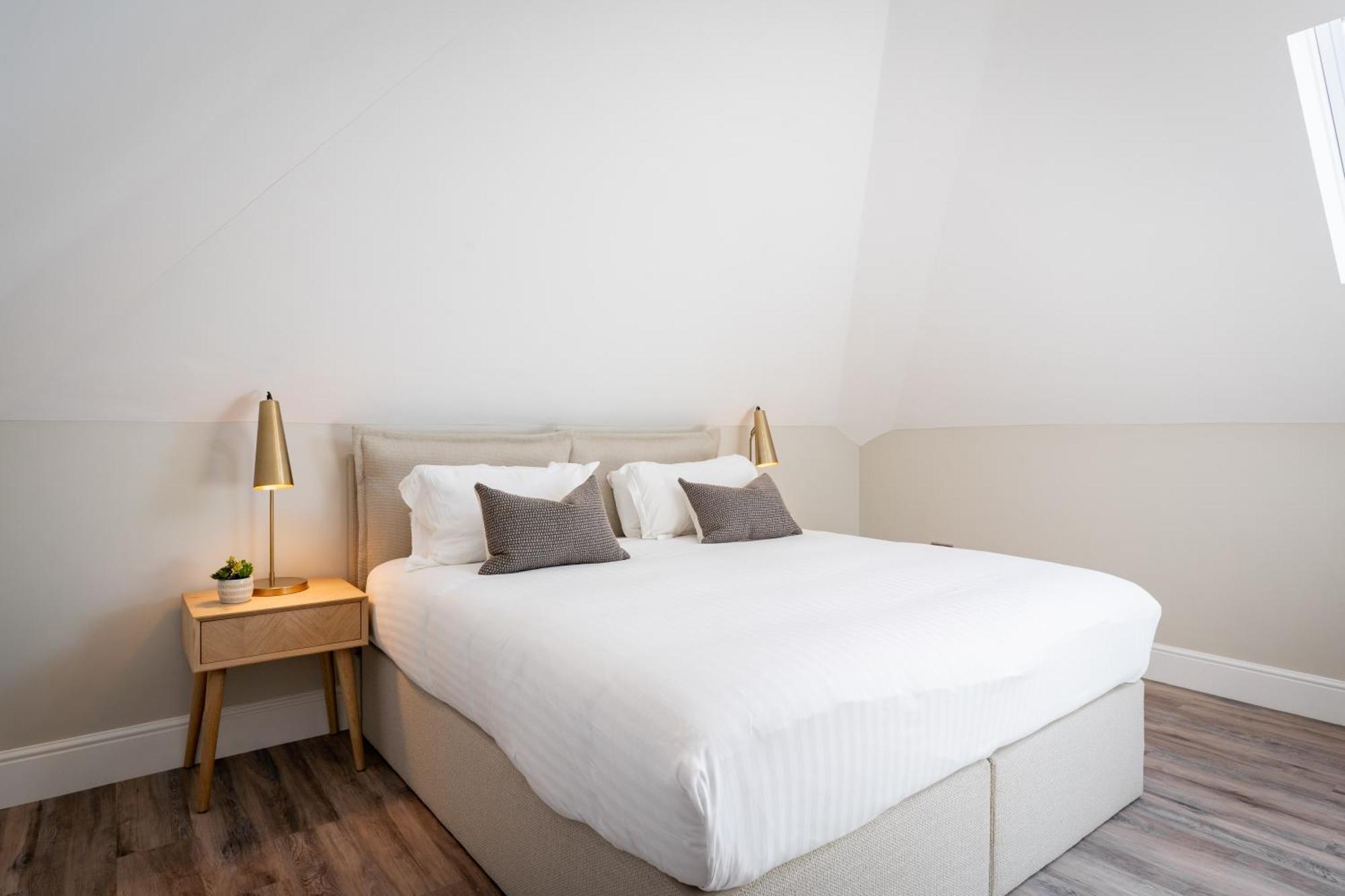 Wellington Place I Your Apartment Бристоль Экстерьер фото