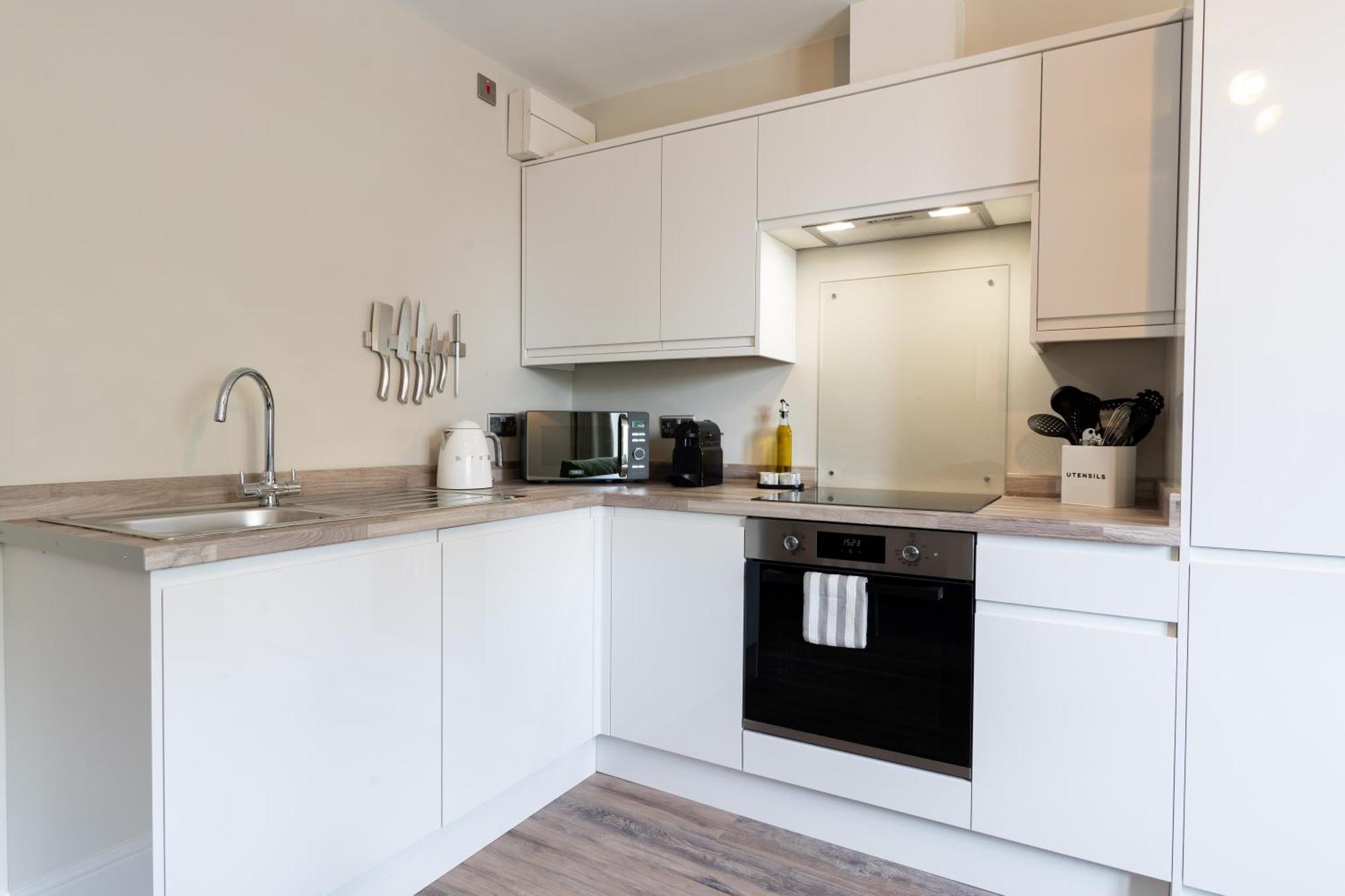 Wellington Place I Your Apartment Бристоль Экстерьер фото