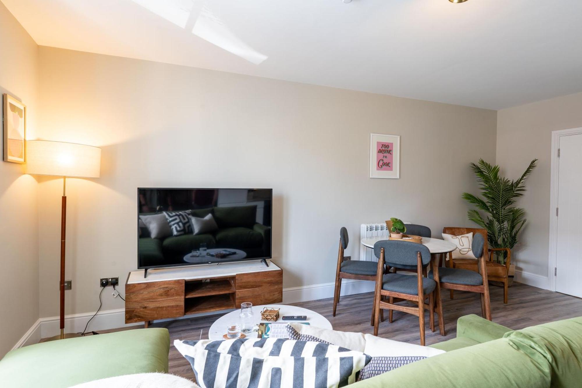 Wellington Place I Your Apartment Бристоль Экстерьер фото